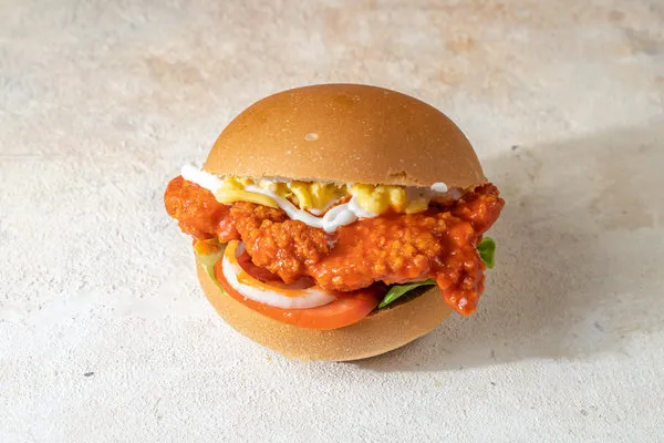 Spicy Sriracha Chicken - Burdogz