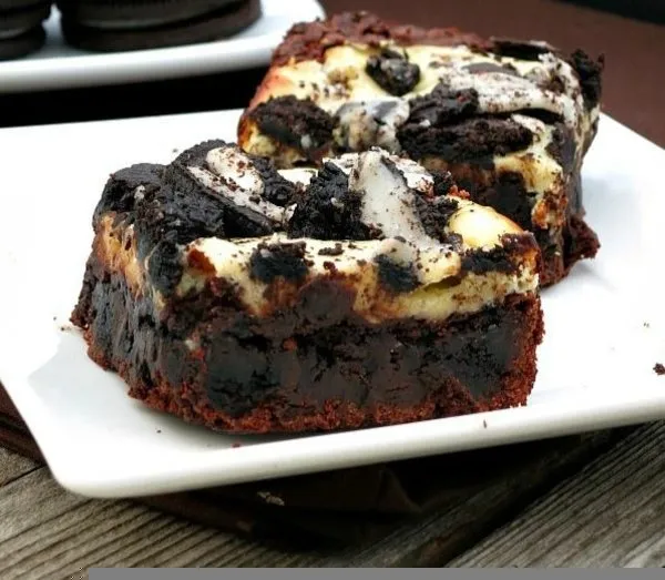 Brownies with Cream Cheese and Oreo - Cheesecake Company