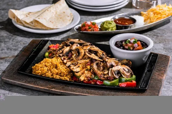 Mushroom Jack Chicken Fajitas - Chili's