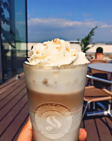 Iced Caramel Moccacino - Coffeeshop Company