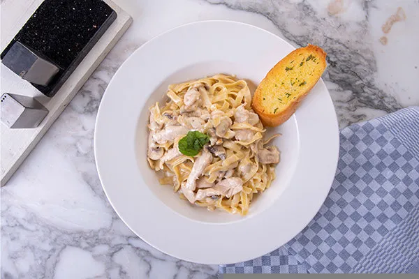 Fettuccine Chicken Alfredo - Crave