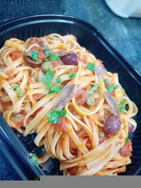 Spaghetti Alla Puttanesca - Fornello