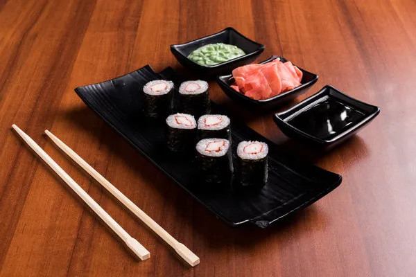 Crab Maki - Garnell Sushi & Poke