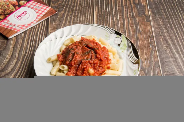 Pasta with Salsa - Maakolat Betak