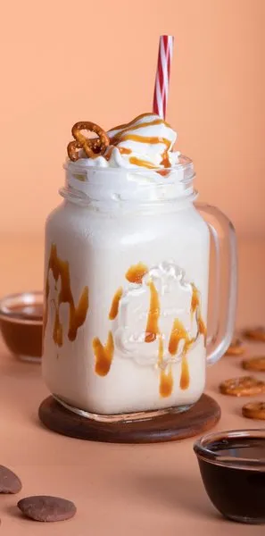 Caramel Pretzel Shake - Maine