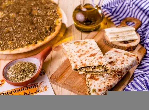 Zaatar w Halloum - Man'oucheh