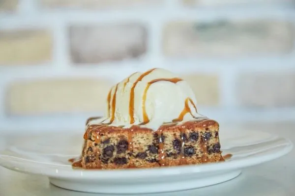 Chocolate Chip Fudge and Ice Cream - Qahwa