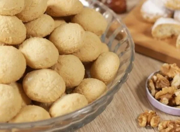 Walnuts Kahk - The Baker